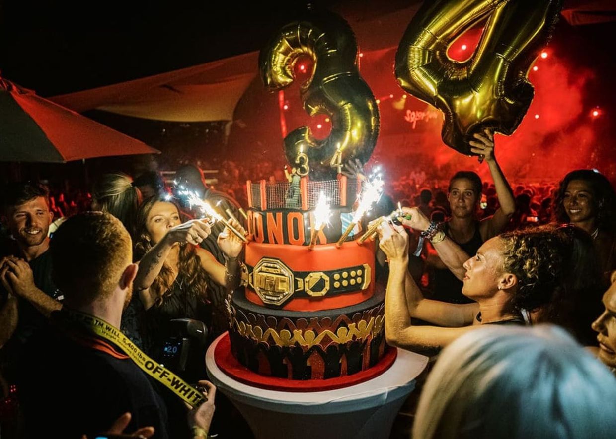 birthday party cake
