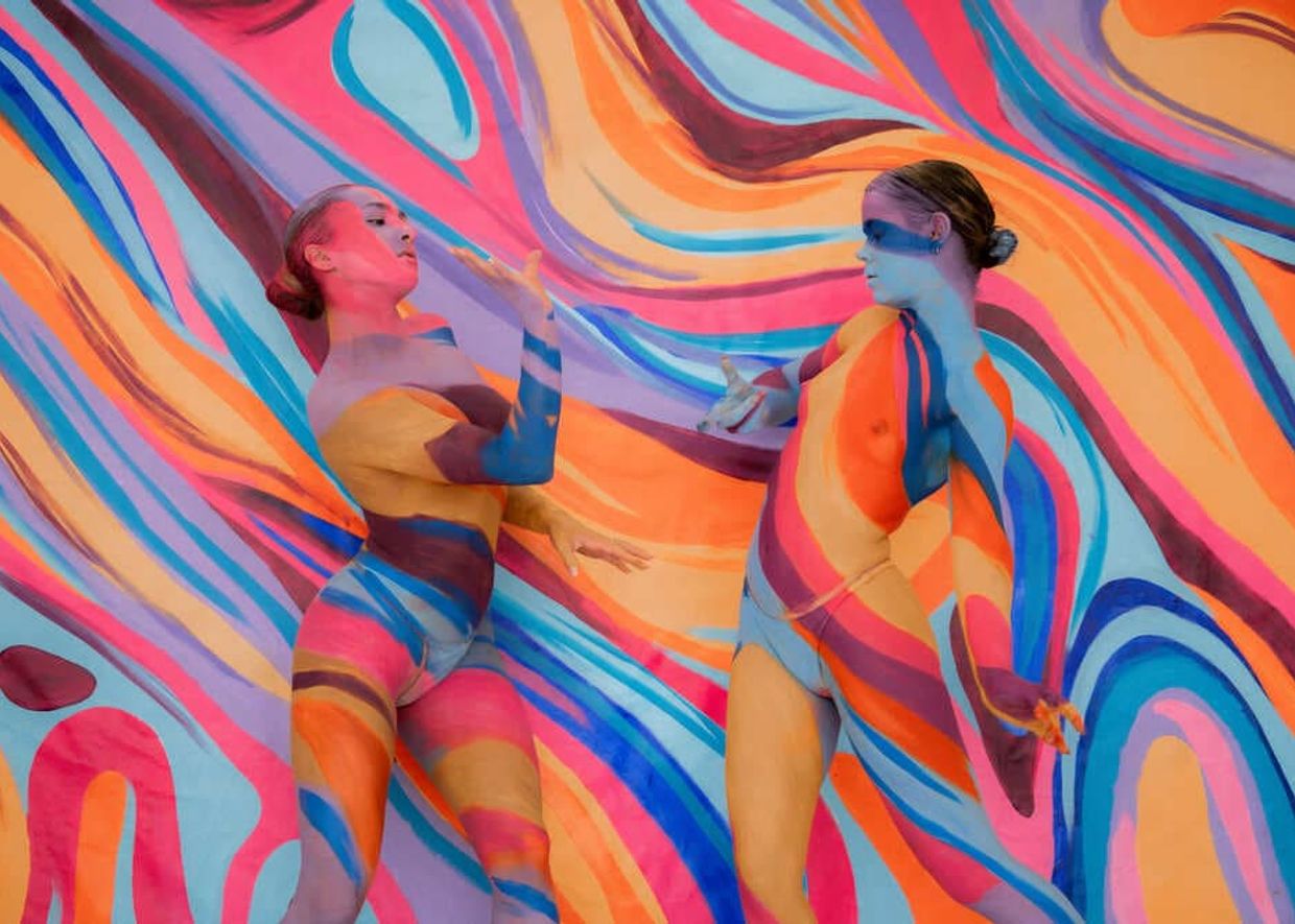 body paint wall ibiza performers